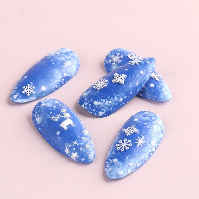 décoration "flocons enchantés" un motif nail art incontournable pour vos manucures hivernales