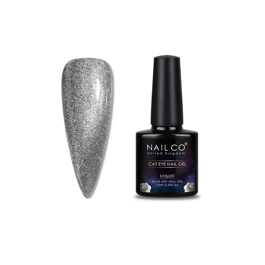 vernis cat eye silver galaxy pour un nail art tendance